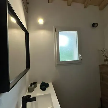 Apparement 6 Personnes Avec Jardin 온드라스