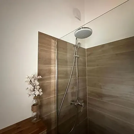 Apparement 6 Personnes Avec Jardin * 온드라스